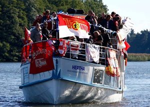 Unionfans entern Hertha-Dampfer 