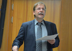 DFB-Vize erklärt DFB-Strafensystem (08.01.2015) in der Uni