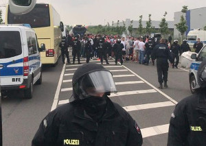 Polizeikontrolle der Kölner Busse in Wolfsburg (12.05.2018)