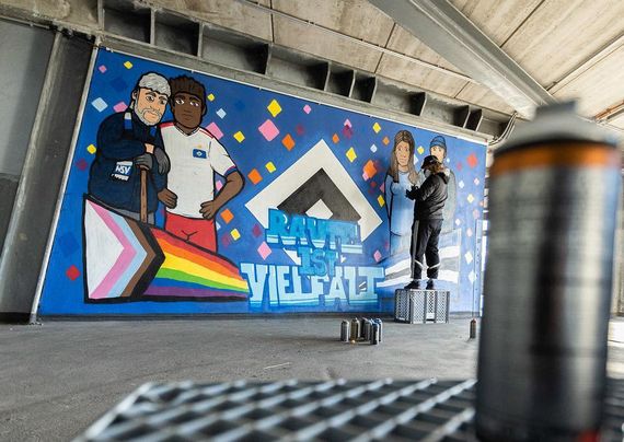 Neues Raute ist Vielfalt-Wandbild im Volksparkstadion