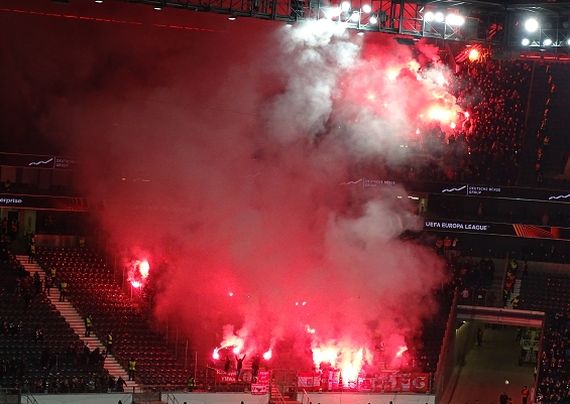 Eintracht Frankfurt - FC Antwerpen (25.11.2021) 2:2
