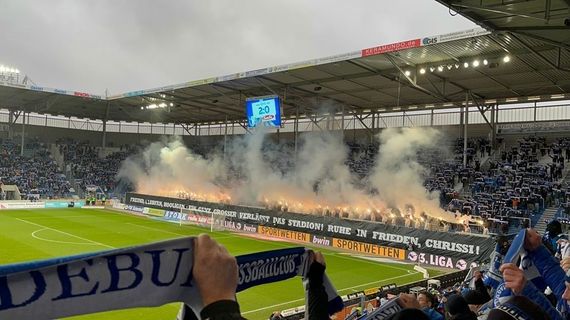 1. FC Magdeburg - SV Waldhof Mannheim (19.12.2021) 3:0 Bild: <a href="https://www.instagram.com/matze_1504/">matze_1504</a>