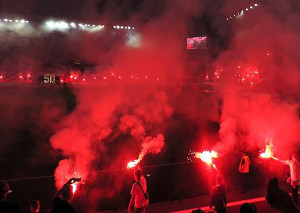 50 Jahre Freunde Slavias: Pyroaktion im ganzen Stadion