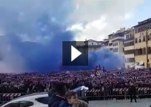 Video: Florenz-Fans sorgen für emotionalen Abschied