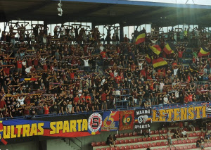 Ultras Sparta geben Verlust von Zaunfahnen bekannt