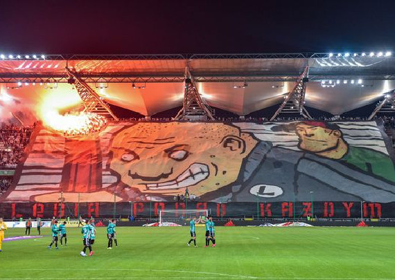 Choreos & Pyro bei Legia Warschau gegen ŁKS Łódź