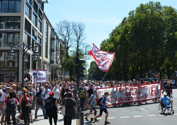 Düsseldorfer Ultras machen für Demo in Köln mobil